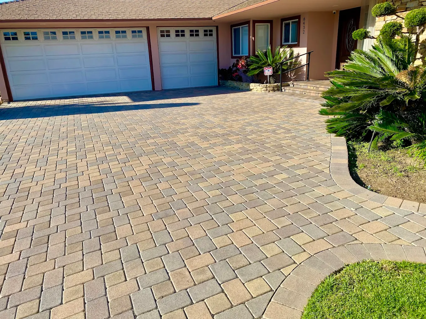 Paver Driveway & Curved Garden Borders in Mission Beach, San Diego